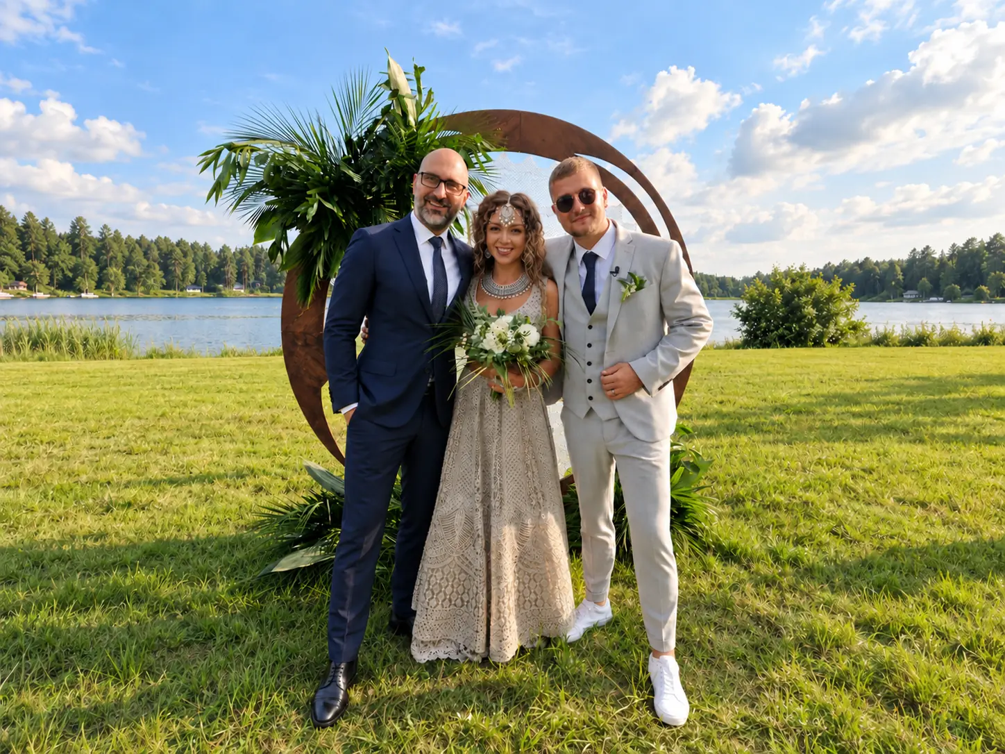 Jaunavedžiai ir renginio vedėjas